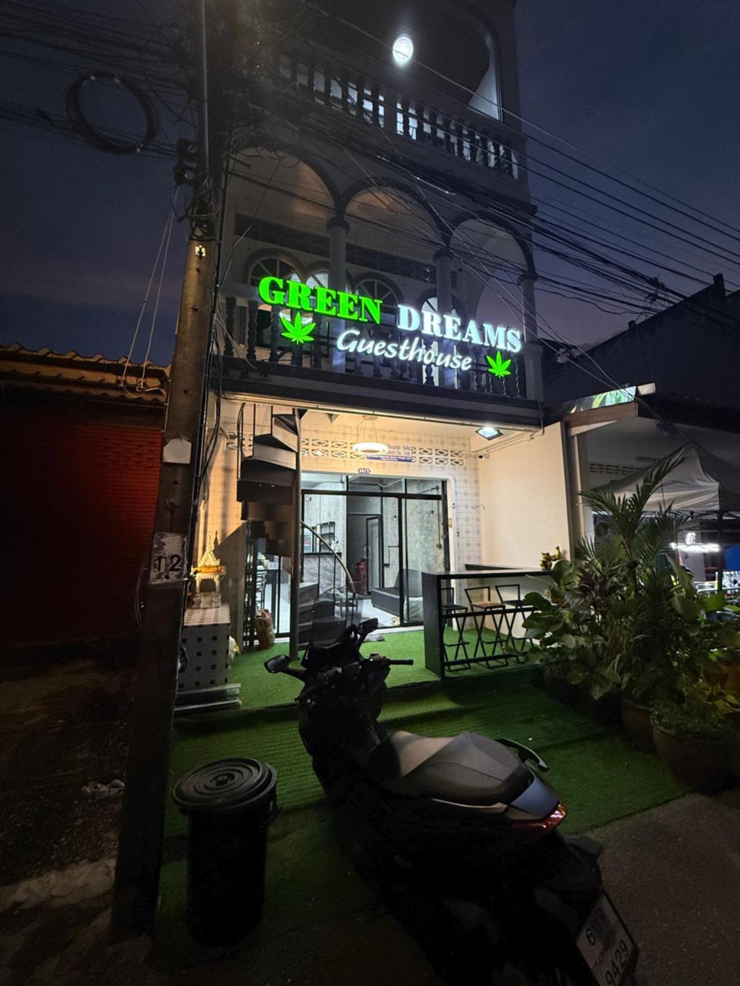 Green Dreams Guesthouse Ban Lo Long Exteriör bild